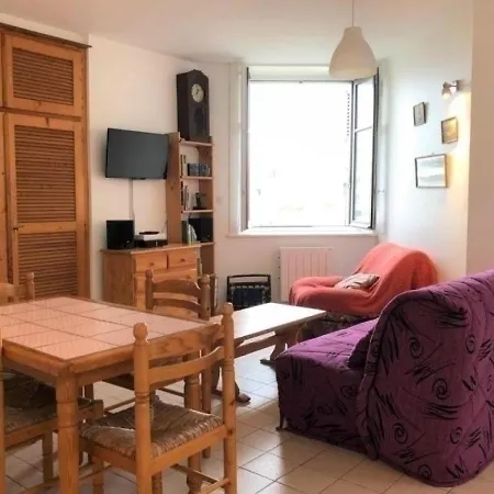 Biarritz, 2 Pieces, 4 Personnes - Fr-1-248-79 * Biarriz